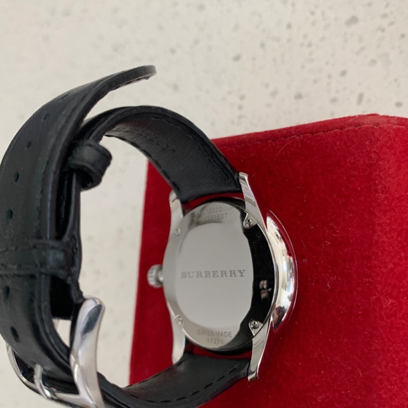 Men’s Burberry Watch - Picture 3 of 3
